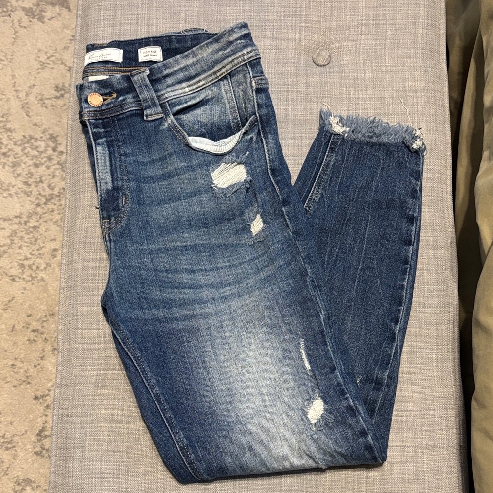 KanCan Distressed Ankle Jeans in Blue